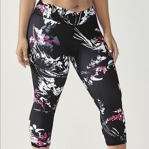Fabletics Winn Printed PowerHold Capri 1X